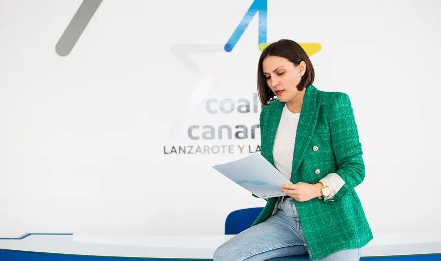 Migdalia Machín en la sede de CC en Arrecife.