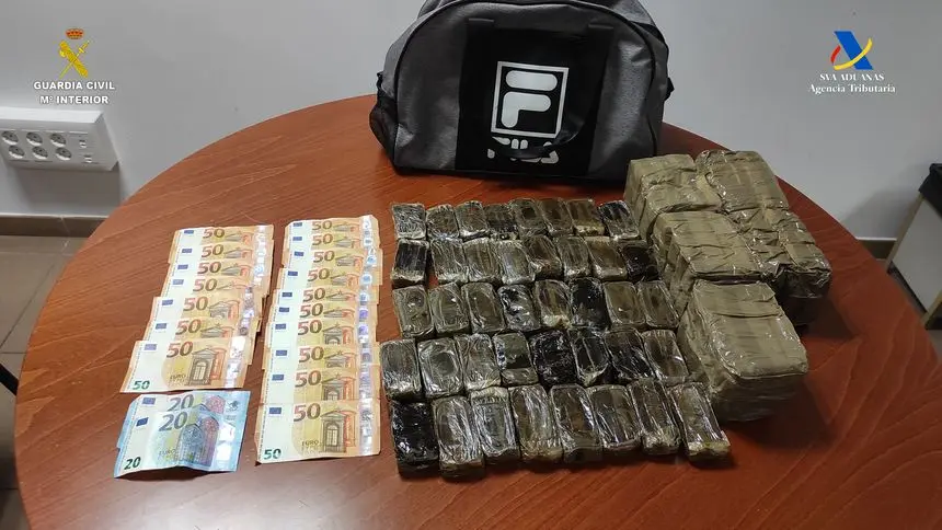 Material incautado por la Guardia Civil.