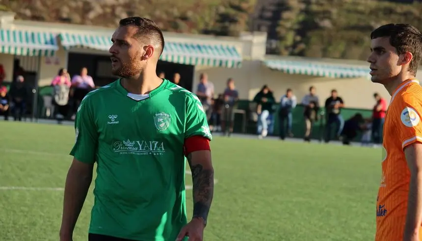 Imagen del capitán del Yaiza en una jugada