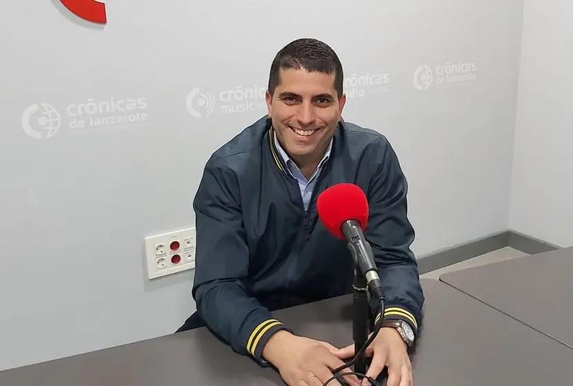 Benjamín Perdomo en Crónicas Radio.