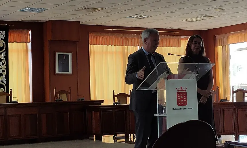 Sebastían Franquis durante la rueda de prensa en el Cabildo de Lanzarote.