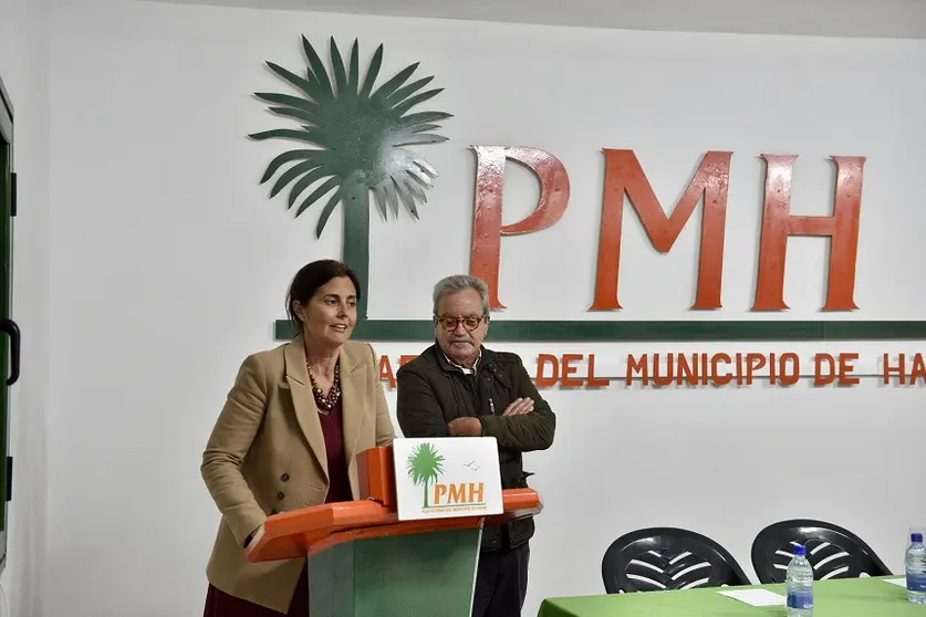 Evelia García (candidata a la alcaldía por PMH) y el presidente de la PMH, José Torres Stinga