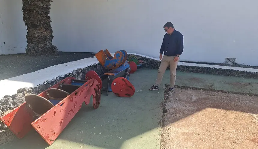 Isidro Pérez en las obras del parque Félix Rodríguez de la Fuente en San Bartolomé.