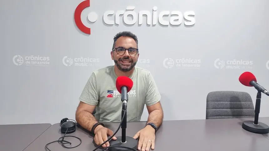 Echedey Eugenio en Crónicas Radio.