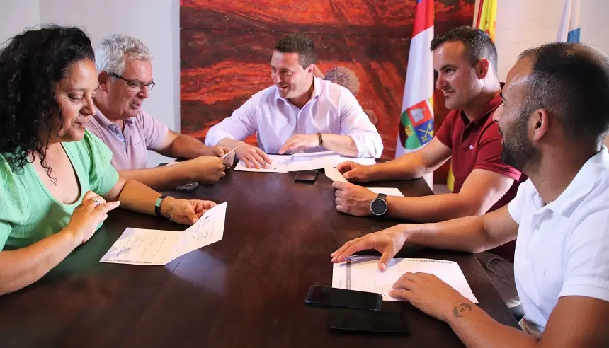 Reunión de grupo de gobierno de Yaiza