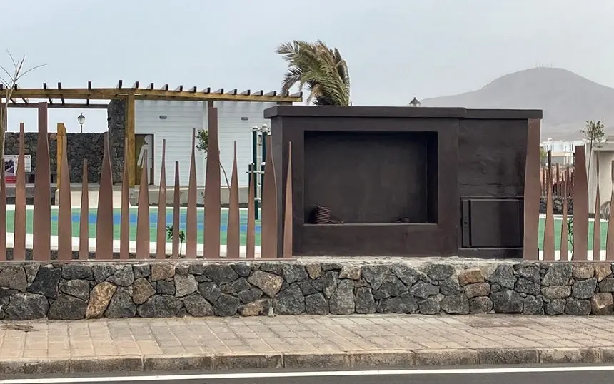 Centro Deportivo San Marcial de Rubicón sin contador de luz.