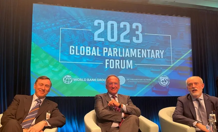 Manuel Fajardo en el Foro Parlamentario Mundial.