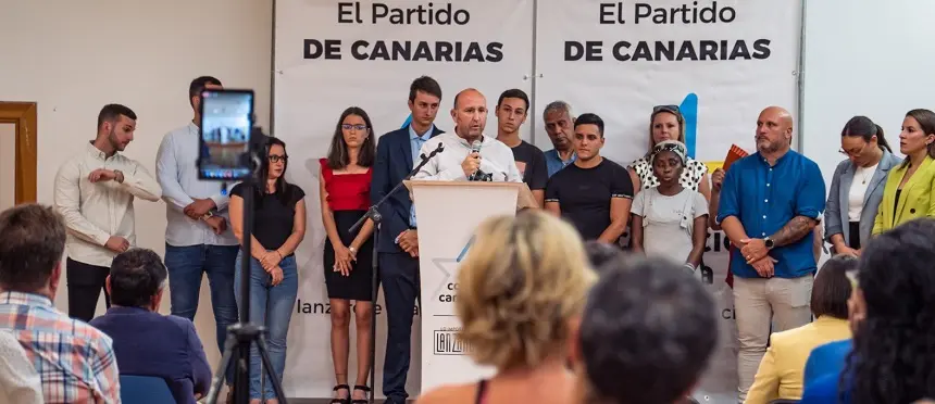 Momento de la presentación de la candidatura.