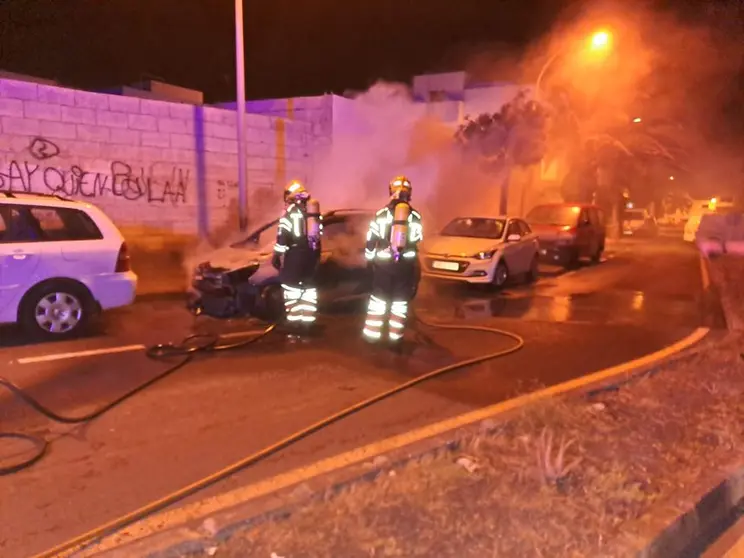 Incendio en la calle Ángel Ganivet de Arrecife.