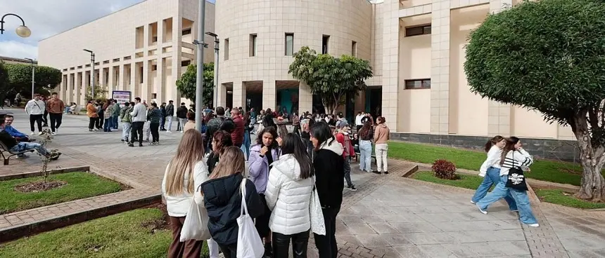Imagen de estudiantes.