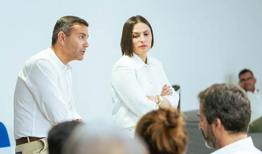 Migdalia Machín junto a Oswaldo Betancort.