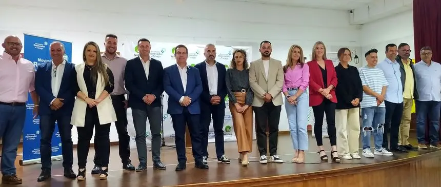 Imagen del equipo que se presenta en Tinajo con el Movimiento.