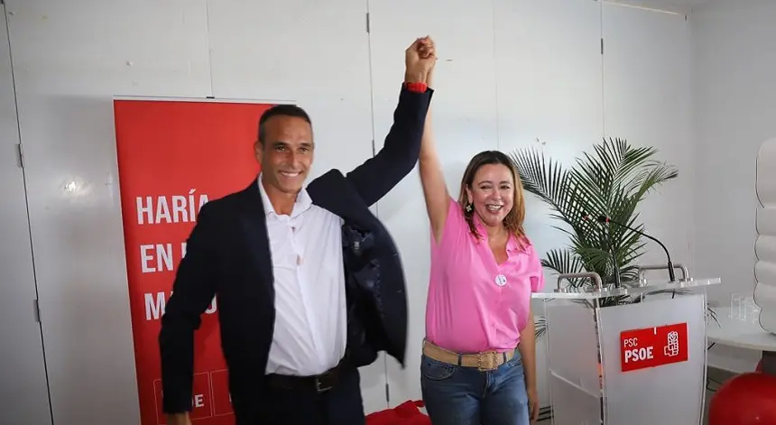 Alfredo Villalba junto a María Dolores Corujo.