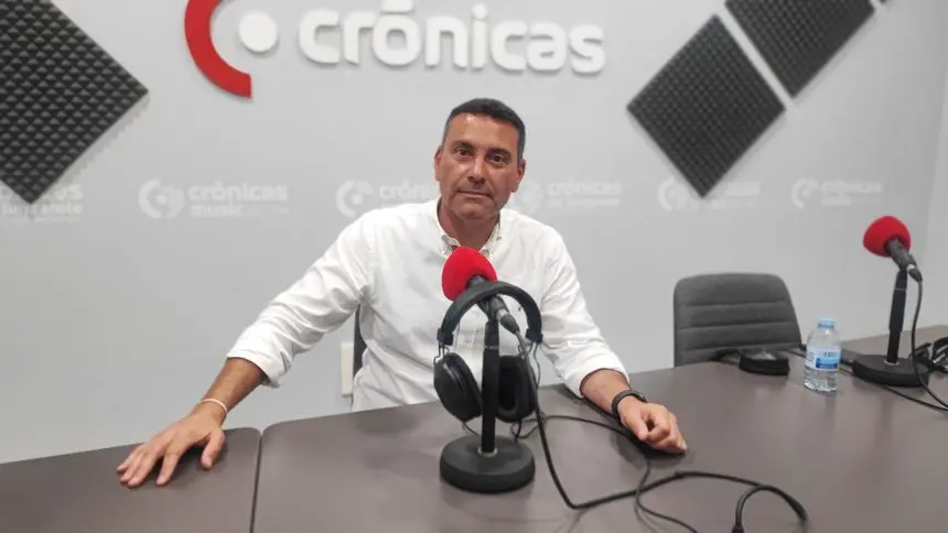 Oswaldo Betancort en Crónicas Radio.