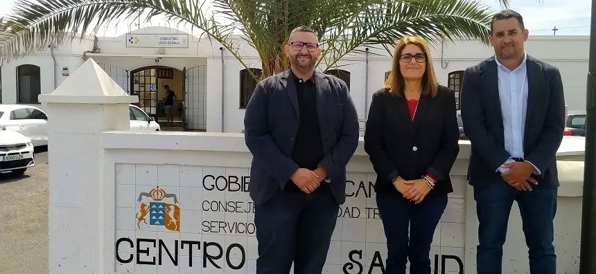 Yoné Caraballo junto a Yamirka González y Marcos Lemes.