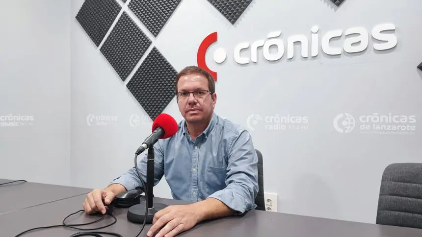 Antonio Morales en Crónicas Radio.