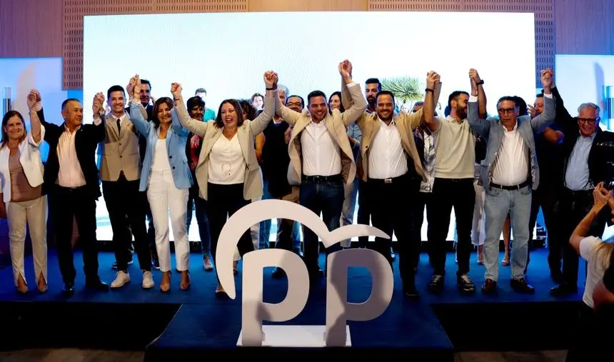 Astrid Pérez y todo su equipo este viernes en Arrecife
