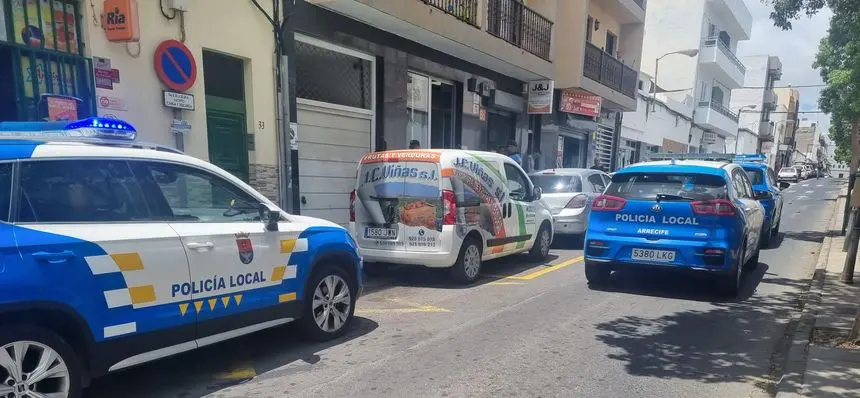 Imagen del momento de la intervención de la Policía Local.