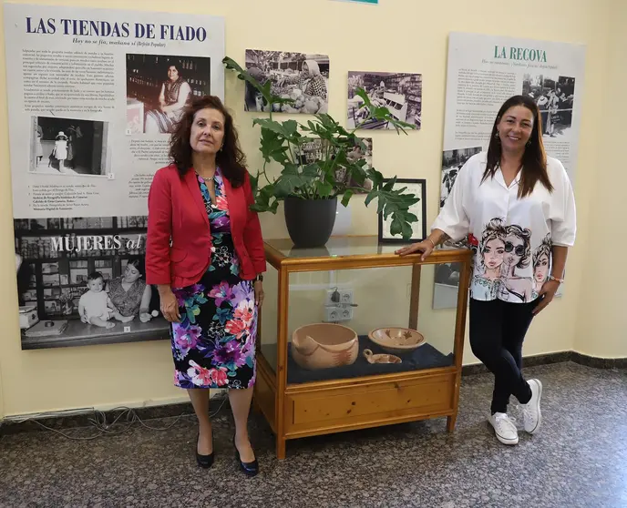 Myriam Barros junto a Teresa González Pérez.