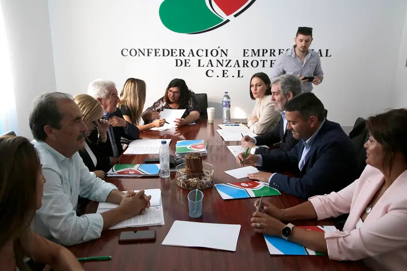 Foto reunión CC Confederación Empresarial