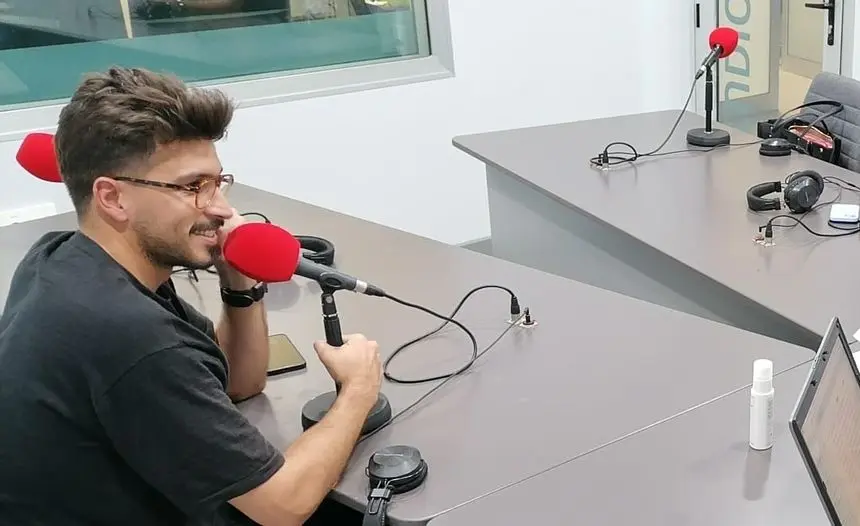 Jeziel Martín en Crónicas Radio.