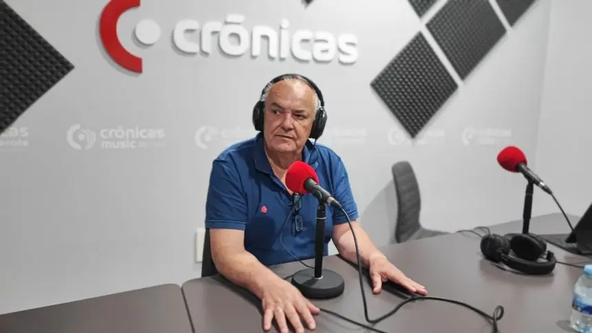 Eugenio Hernández en Crónicas Radio.