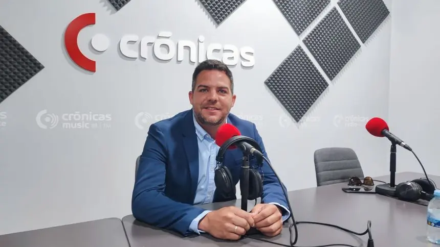 Jacobo Medina en Crónicas Radio.