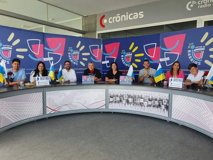 Integrantes de Coalición Canaria de Arrecife en el programa Entre Barrios de Crónicas Radio.