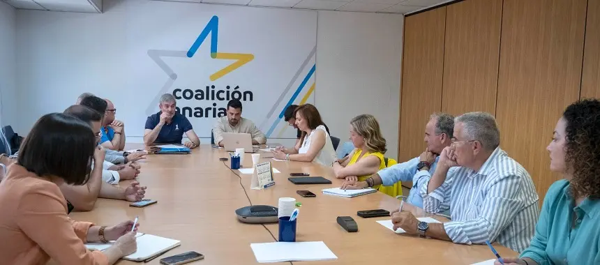 Imagen del primer encuentro de CC tras las elecciones.