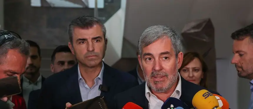 Manuel Domínguez y Fernando Clavijo durante su comparecencia ante los medios