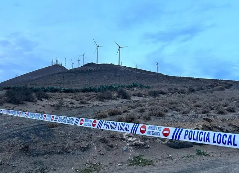 Imagen del precinto que ha tenido que colocar la Policía Local