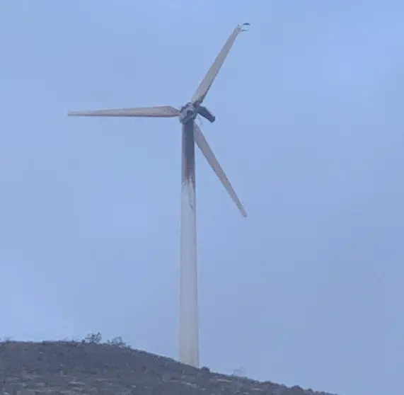 Imagen del molino justo en el momento después de la explosión