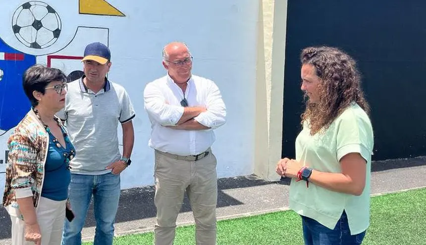 Marcos Hernández con otros compañeros visitando Tinajo durante la precampaña electoral