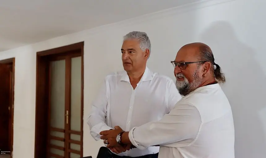 José Juan Cruz y Nicolás Saavedra este jueves formalizando su alianza
