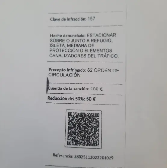 Imagen de una de las supuestas multas que están dejando en Tías.