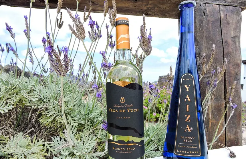 Vinos Esencia Yaiza Malvasía Volcánica y Vega de Yuco