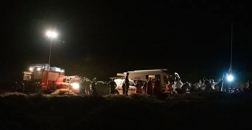 Imagen de archivo de la llegada de otra patera por la noche a Lanzarote