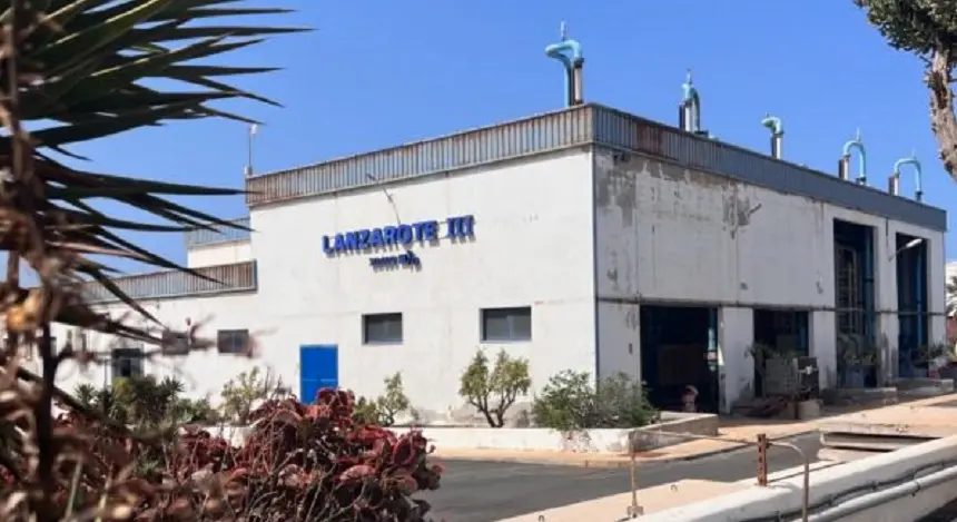 Imagen de la desaladora Lanzarote III, que se encuentra en muy mal estado.