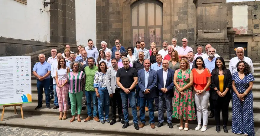 Imagen de los integrantes de la firma