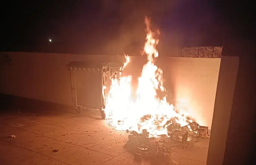 Imagen del incendio de la calle Los Volcanes de Costa Teguise.