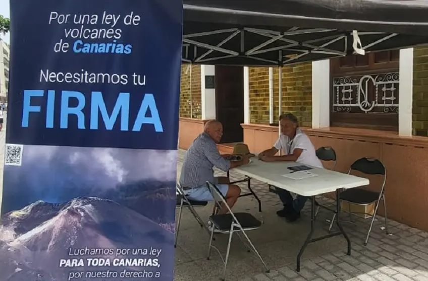 Asociación de palmeros promoviendo una ley de volcanes para Canarias.
