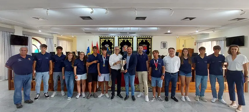 El alcalde de Arrecife ofrece una recepción a los regatistas lanzaroteños ganadores del Campeonato de Vela 420