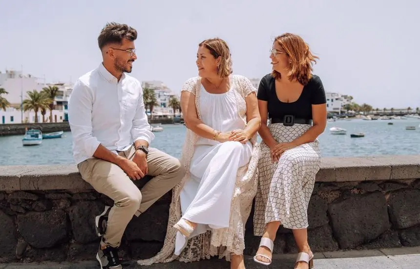 Astrid Pérez con los candidatos de su partido en Lanzarote al Congreso y al Senado