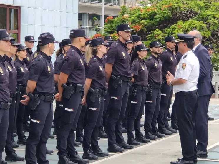 Agentes en prácticas que se incorporan este verano en Canarias.