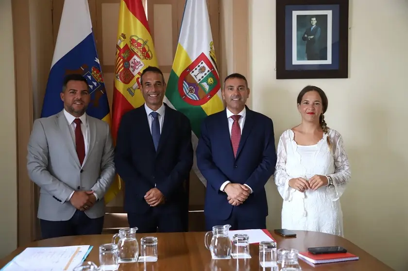 VISITA CABILDO LANZAROTE A HARÍA