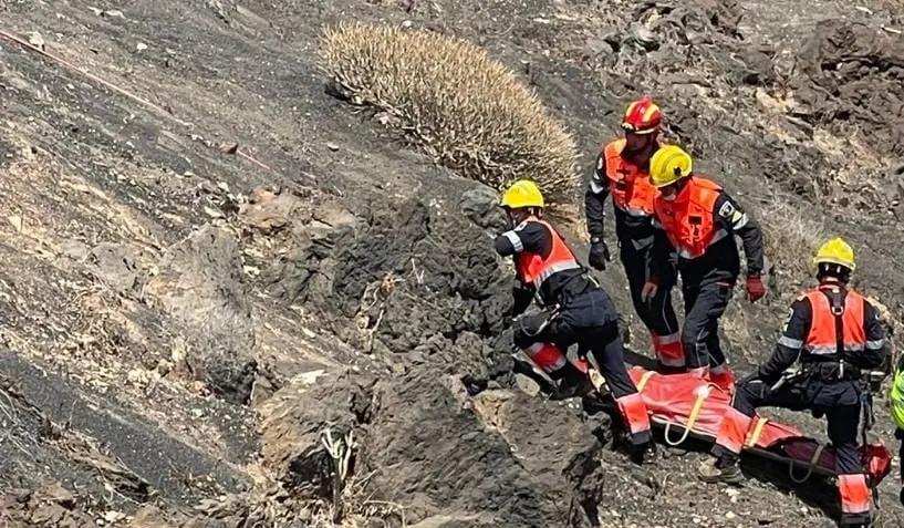 Rescate de los bomberos a un menor en Arrecife.