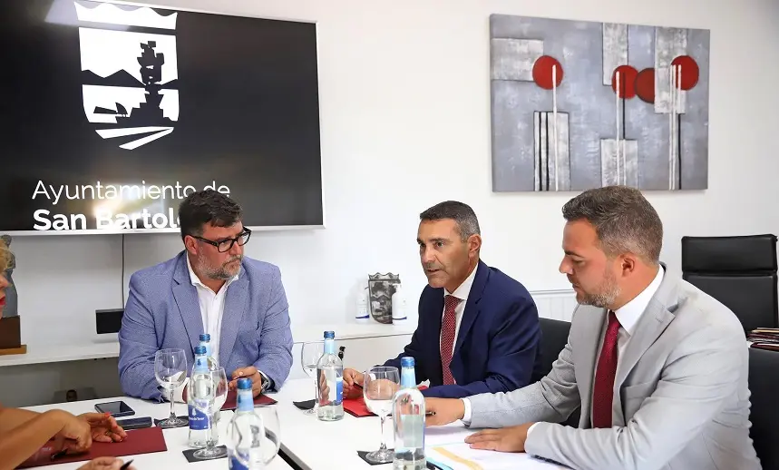 Visita del Gobierno del Cabildo de Lanzarote con el Ayuntamiento de San Bartolomé.