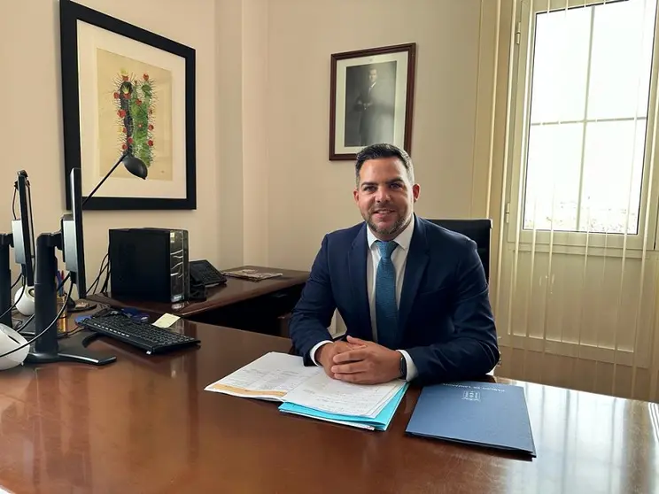 El vicepresidente y consejero de Obras Públicas, Jacobo Medina