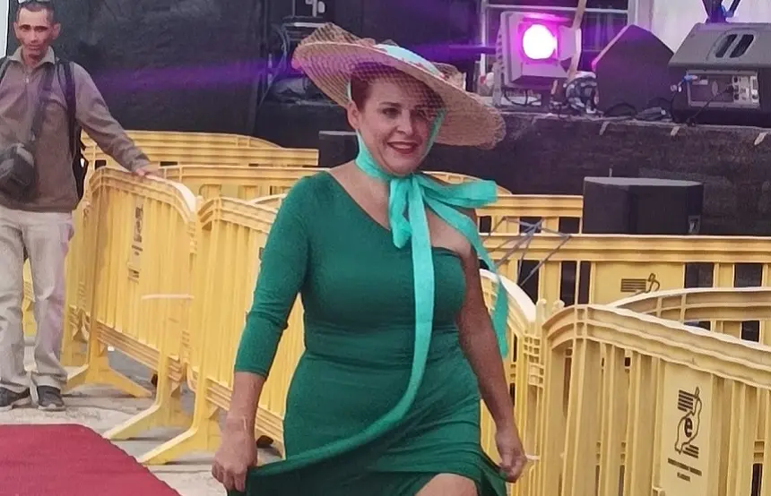 Imagen de una de las participantes en la pasarela de La Graciosa.