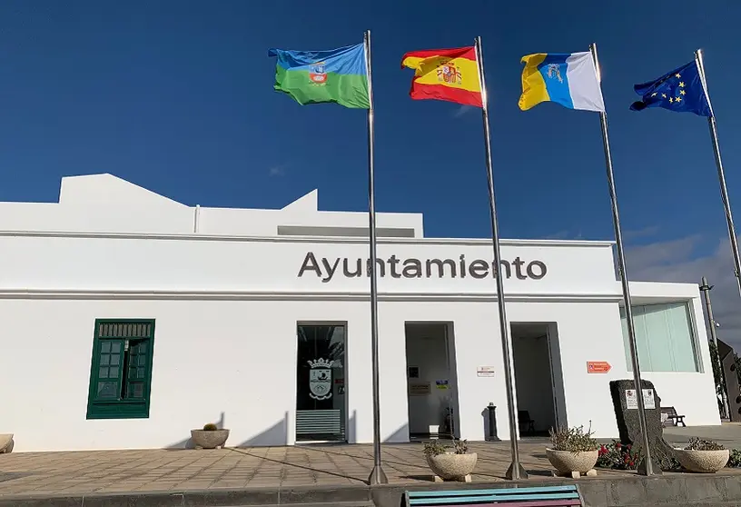 Fachada del Ayuntamiento de Tías.